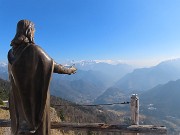 39 Cristo Redentore con braccia aperte sull'alta Valle Brembana